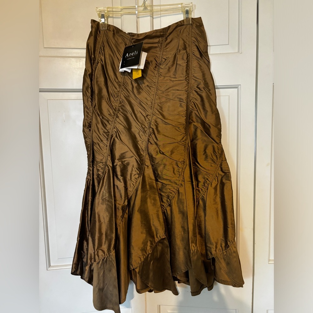 100% silk Areli midi skirt-New With Tags